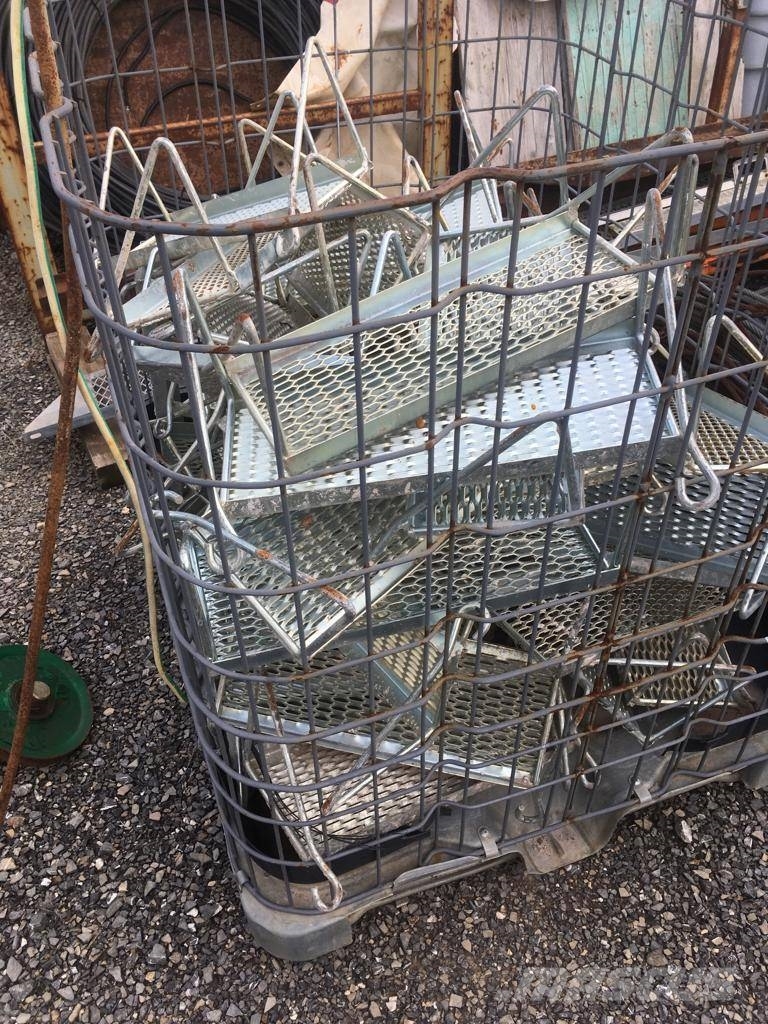 ESCALERAS PARA RAMPAS DE TIERRA EN OBRAS DE CONSTR Costruzioni - Altro