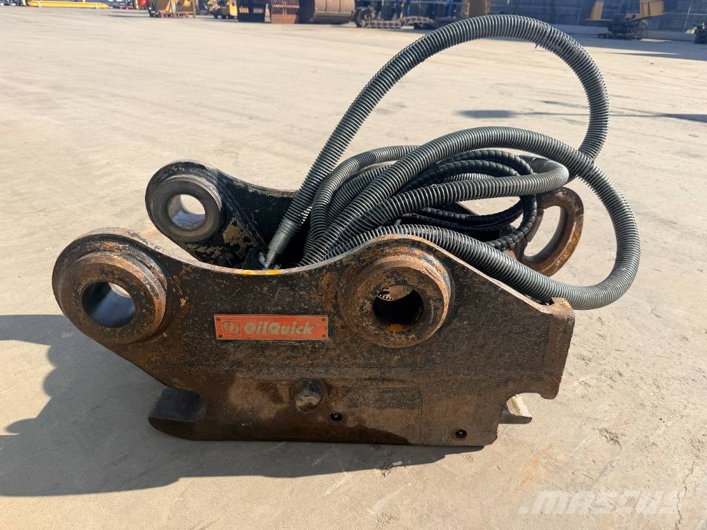 OilQuick OQ70 - M318D / 320D / 320E / 320F / 323D / 323E / Quick connectors
