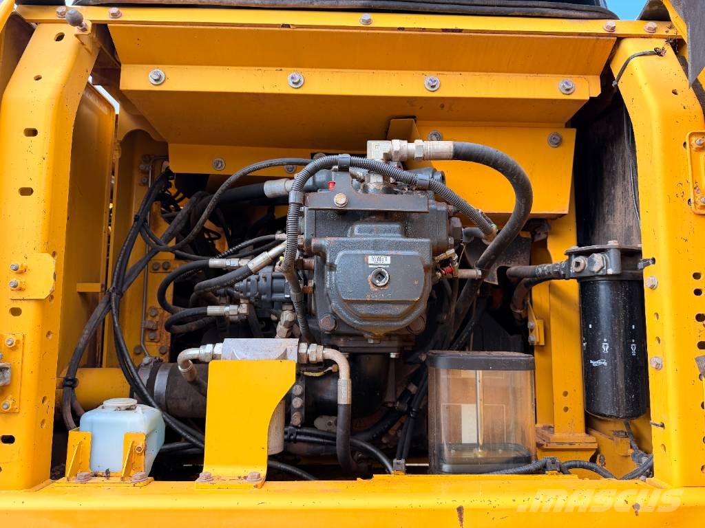 Komatsu HB 365 LC-3 Hybrid Kāpurķēžu ekskavatori