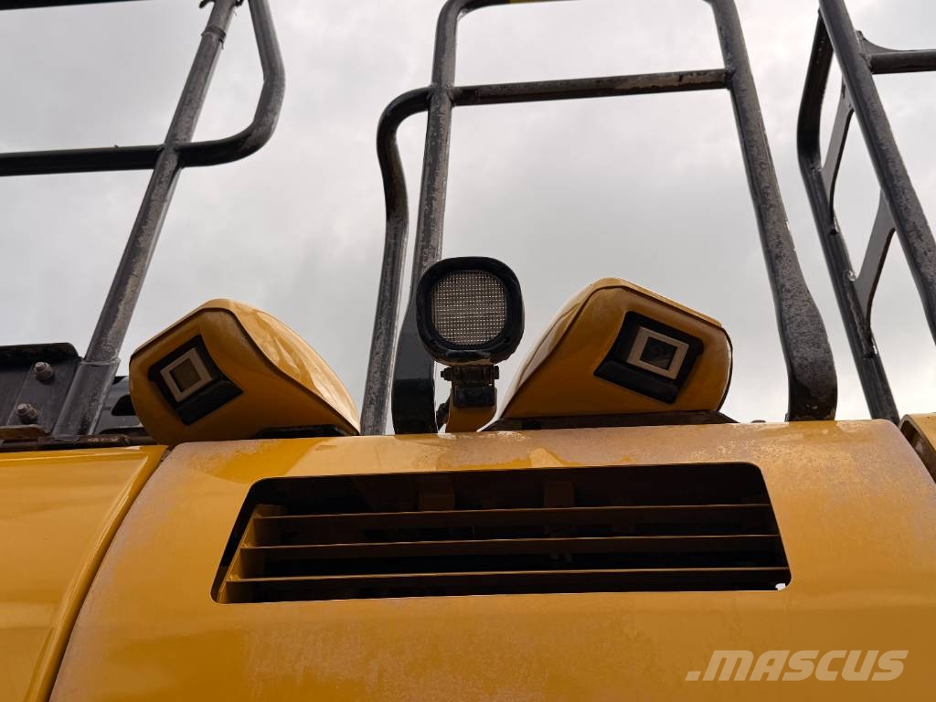 Komatsu HB 365 LC-3 Hybrid Kāpurķēžu ekskavatori
