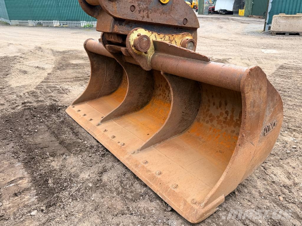 Komatsu HB 365 LC-3 Hybrid Kāpurķēžu ekskavatori