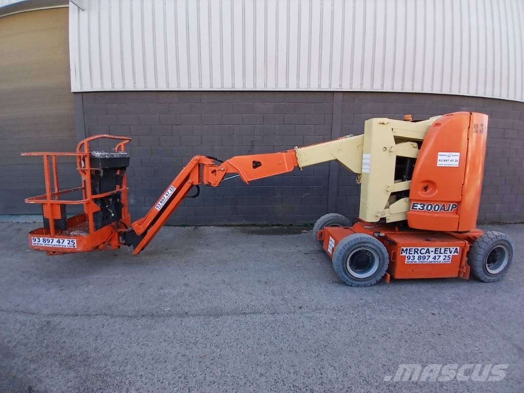JLG E300AJP Kuukulkijat
