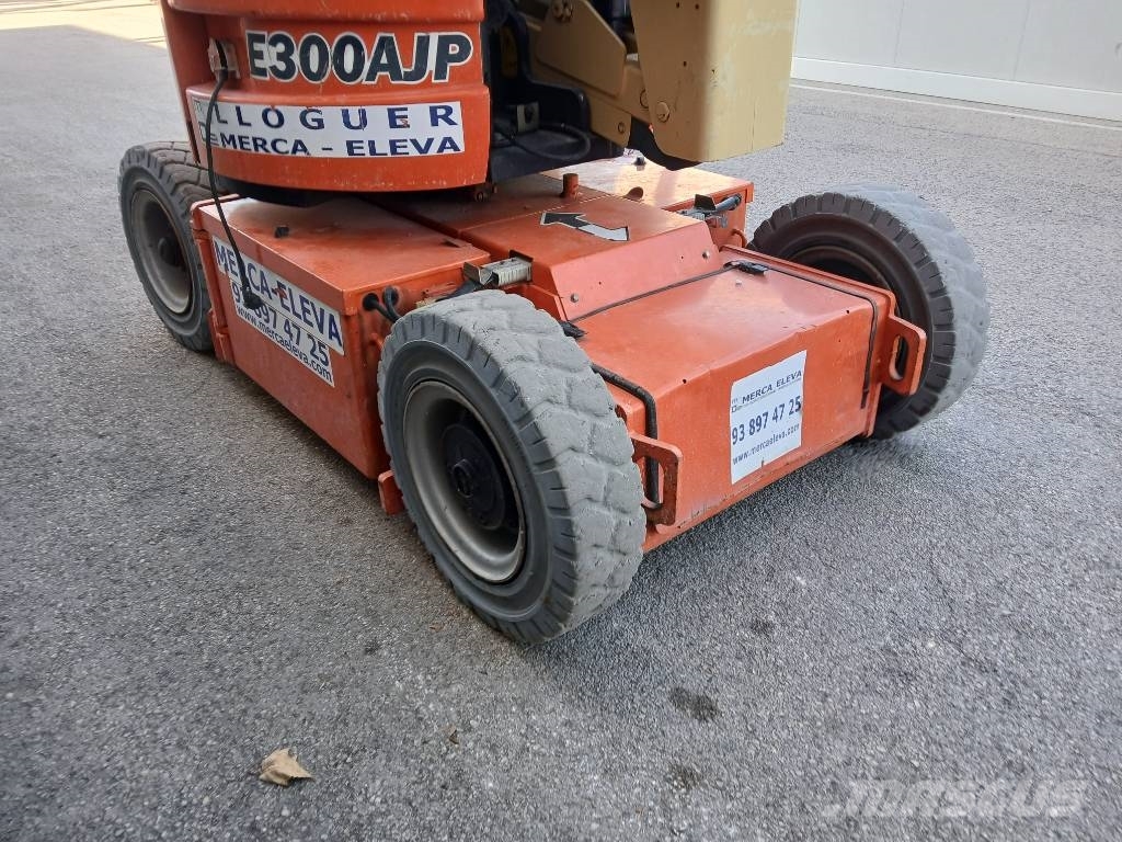 JLG E300AJP Kuukulkijat
