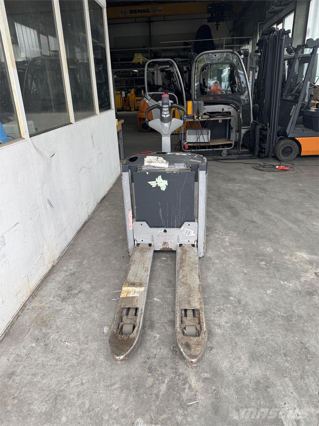 Still EXU-H18 Pedestrian stacker
