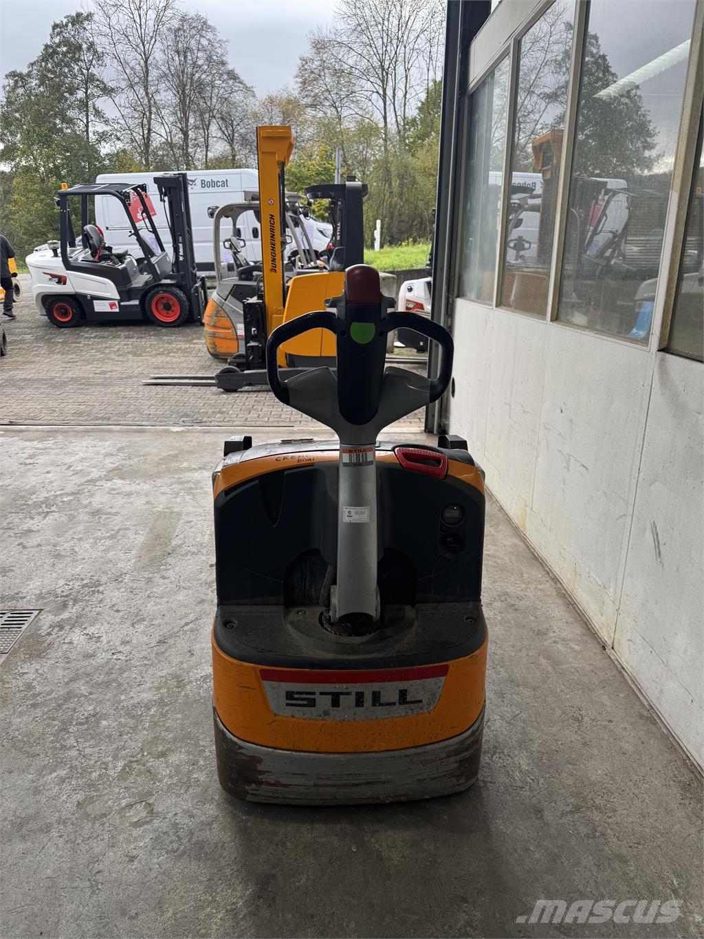 Still EXU-H18 Pedestrian stackers