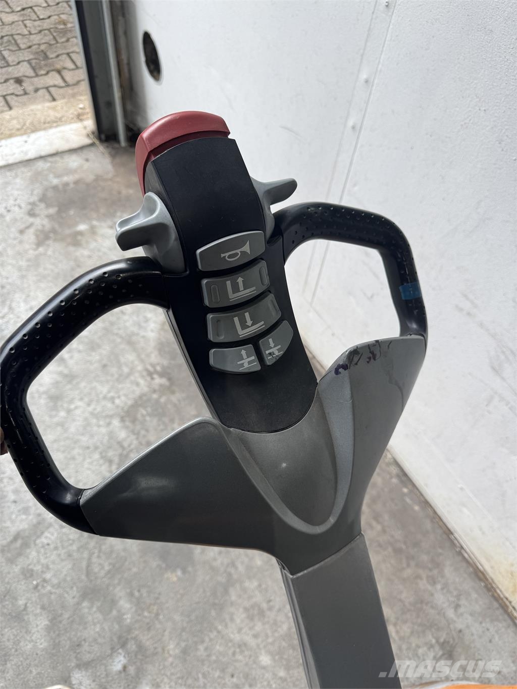 Still EXU-H18 Pedestrian stacker
