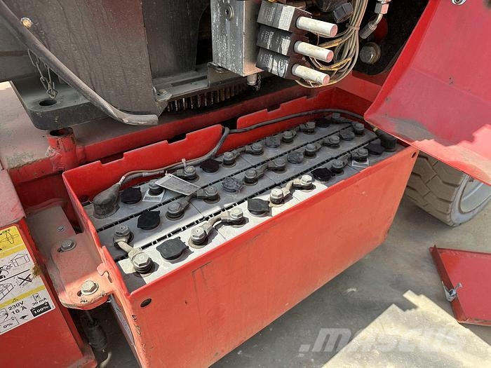 Manitou 150AETJ-C ブームリフト 屈伸型