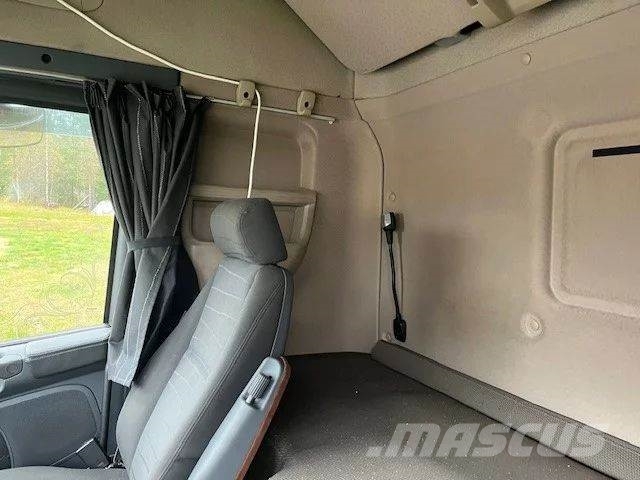 Scania R 560 6*2 Camiones de cama baja