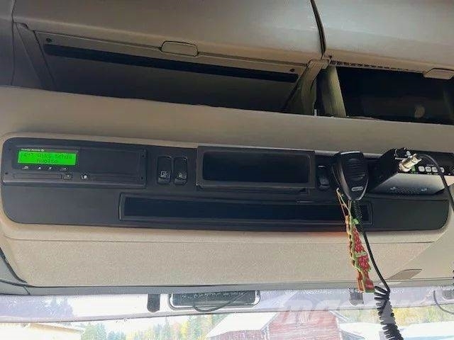 Scania R 560 6*2 Camiones de cama baja