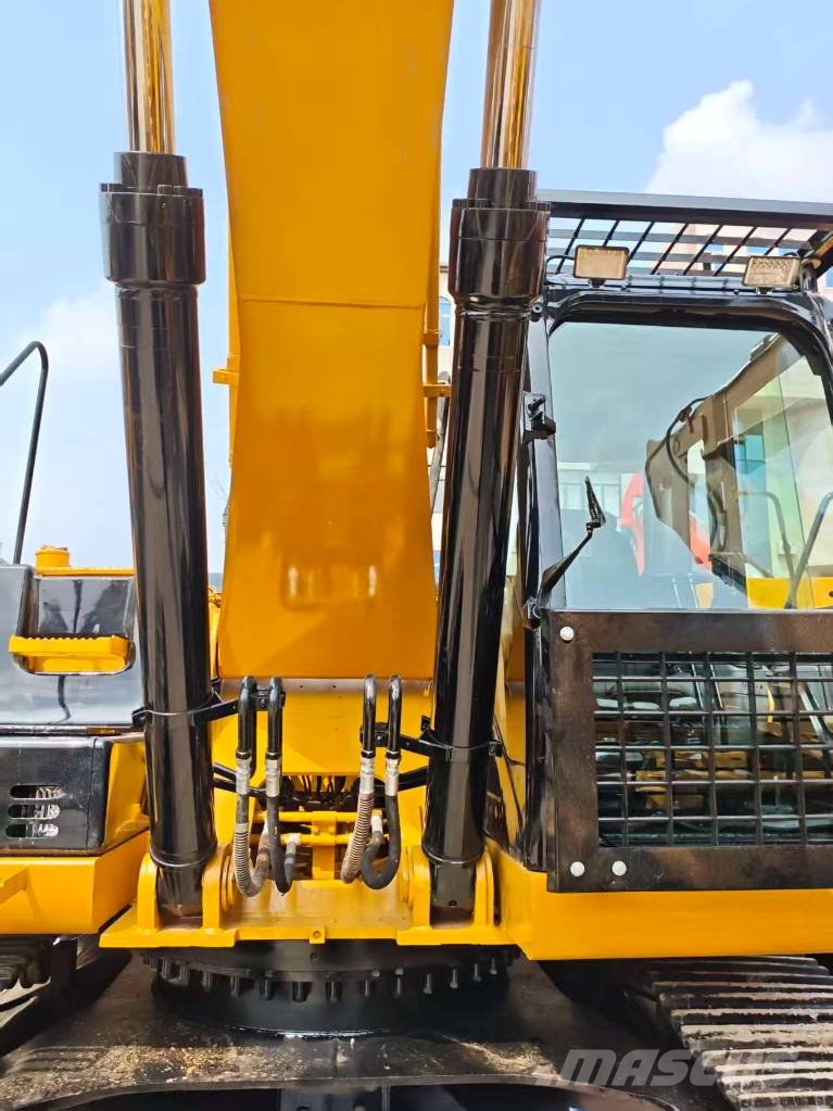 CAT 330 D Gravemaskiner på larvebånd