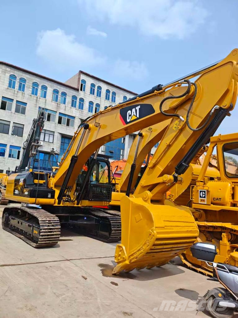CAT 330 D Gravemaskiner på larvebånd