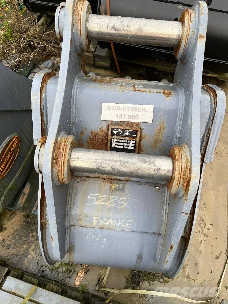 Strickland 65MM / 24" / BLDE & FILL Buckets