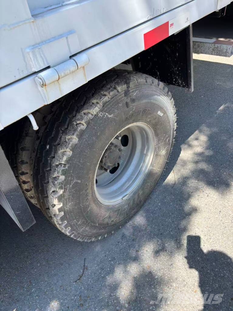 Howo 4*2 Vehículos compactos de volteo