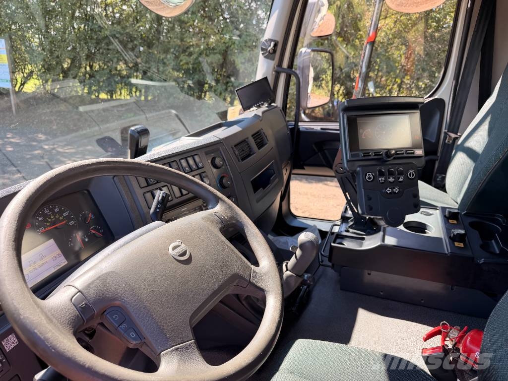 Volvo FL 250 Road Sweeper كناسات