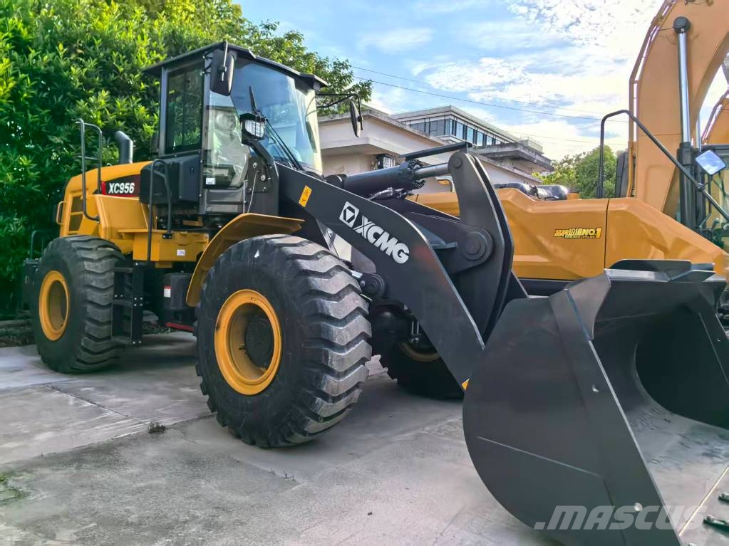 XCMG XC956 Колесни товарачи