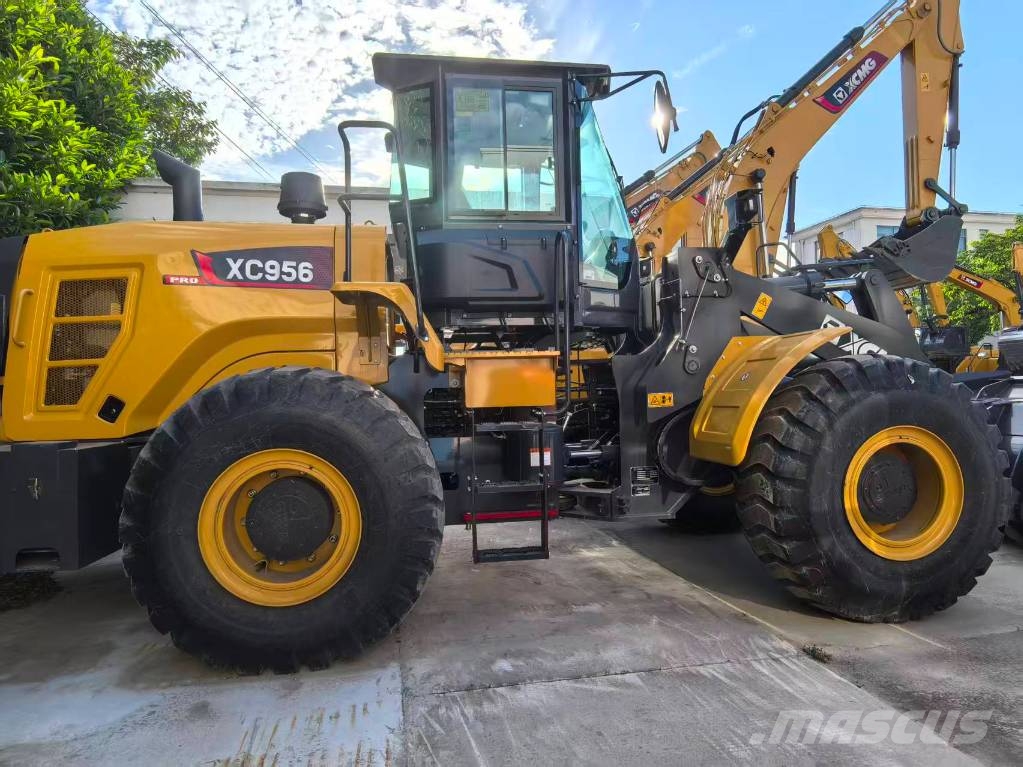 XCMG XC956 Колесни товарачи