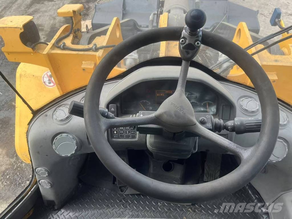Volvo L 105 Naudoti ratiniai krautuvai