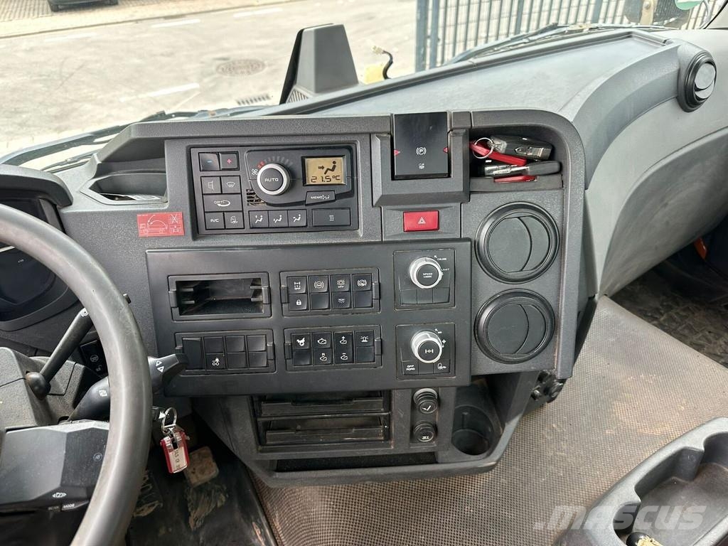 Renault C 460 Vrachtwagen met containersysteem