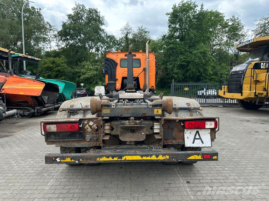 Renault C 460 Vrachtwagen met containersysteem