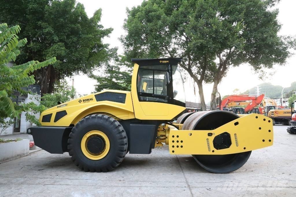 Bomag BW 226 BVC-5 트윈 드럼 롤러
