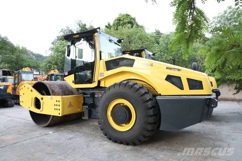Bomag BW 226 BVC-5 트윈 드럼 롤러