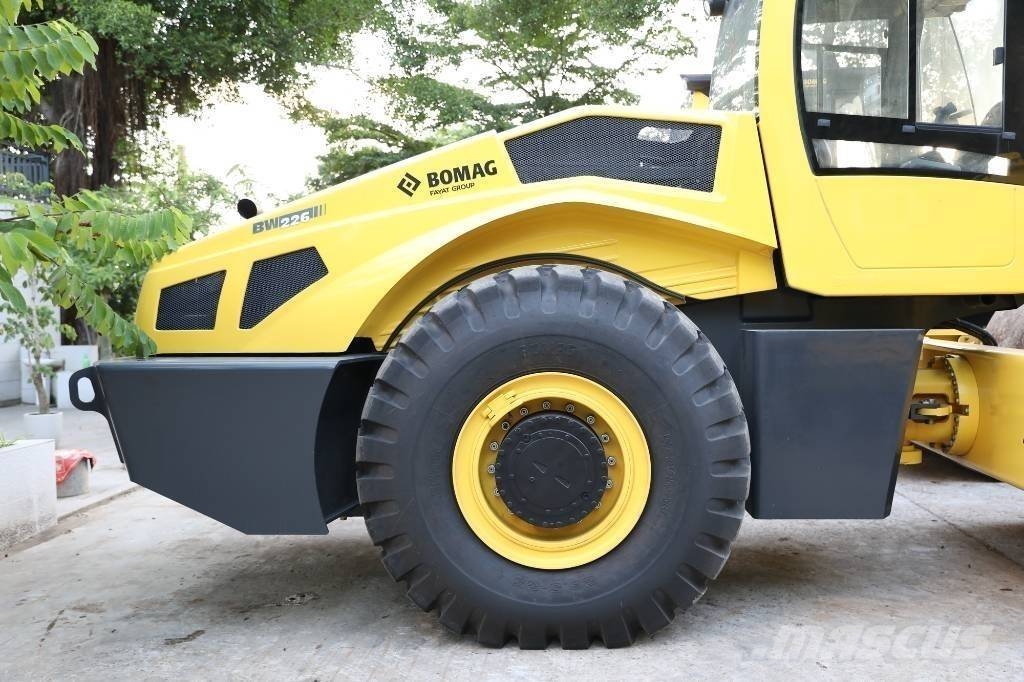Bomag BW 226 BVC-5 트윈 드럼 롤러