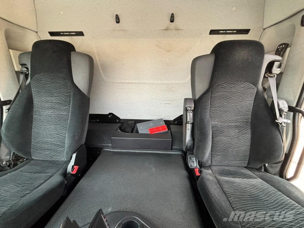 Mercedes-Benz Antos 1830 4x2 BOX L=7564 mm Furgons