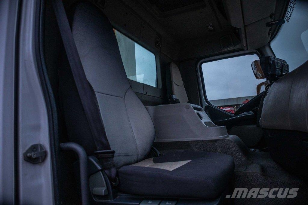 Renault PREMIUM 380 DXI-6x2 Kofferaufbau