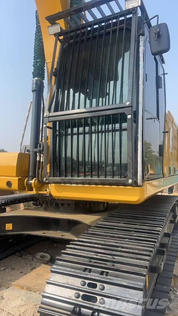 CAT 323 履带挖掘机