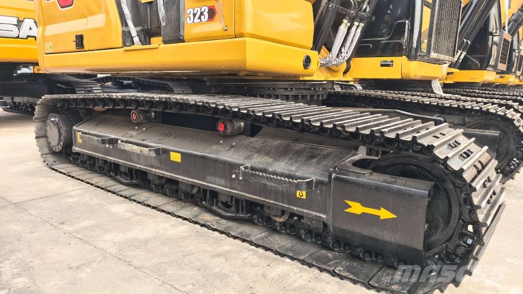 CAT 323 履带挖掘机