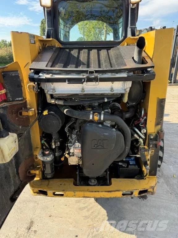 CAT 226B bucket & forks Schrankladers