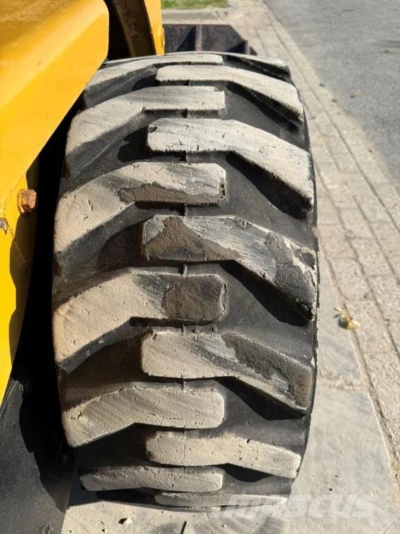 CAT 226B bucket & forks Schrankladers