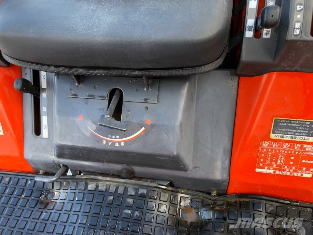 Kubota A-175 トラクター
