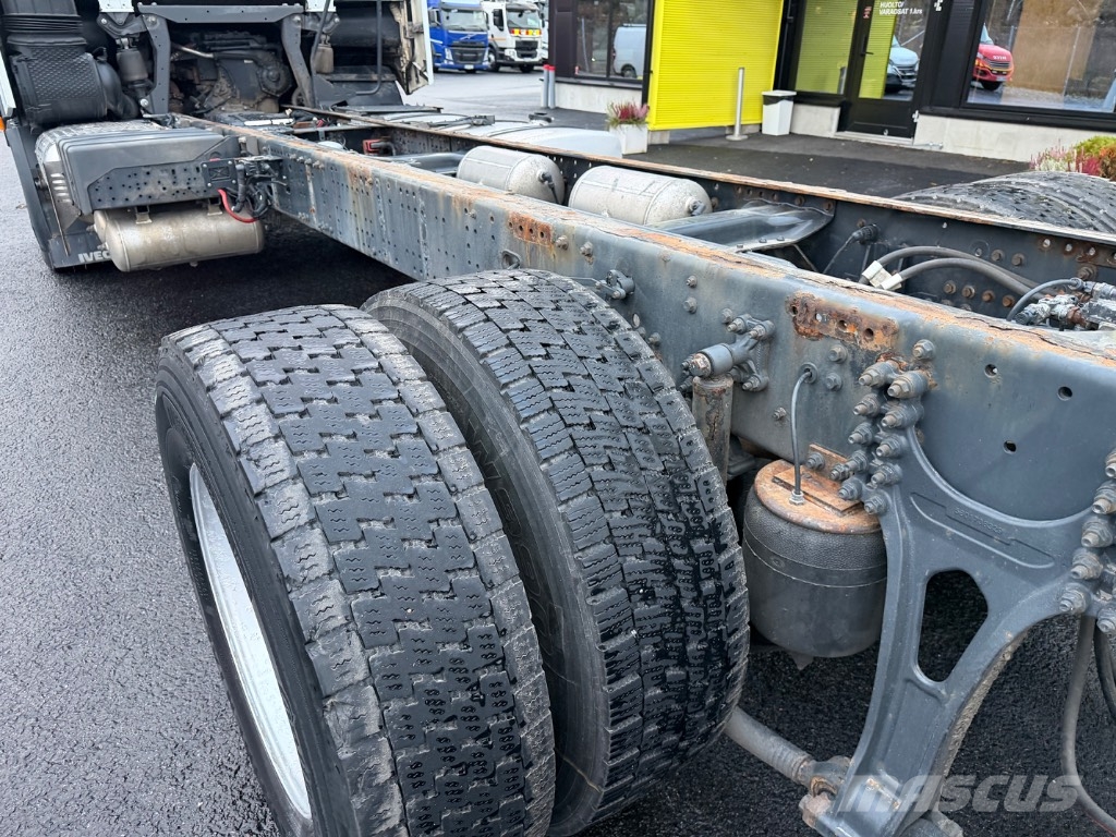 Iveco Sway 480 6x2*4 شاحنات بمقصورة وهيكل