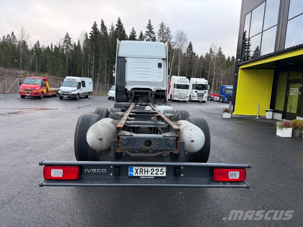 Iveco Sway 480 6x2*4 شاحنات بمقصورة وهيكل