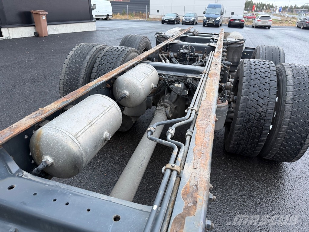 Iveco Sway 480 6x2*4 شاحنات بمقصورة وهيكل