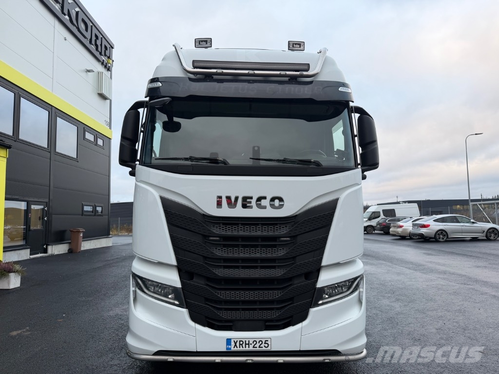Iveco Sway 480 6x2*4 شاحنات بمقصورة وهيكل