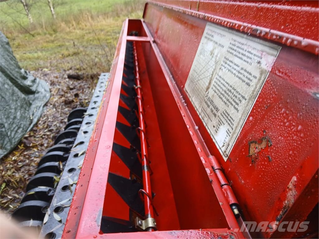 Junkkari KH2500 Kita sėjamoji technika ir jų priedai