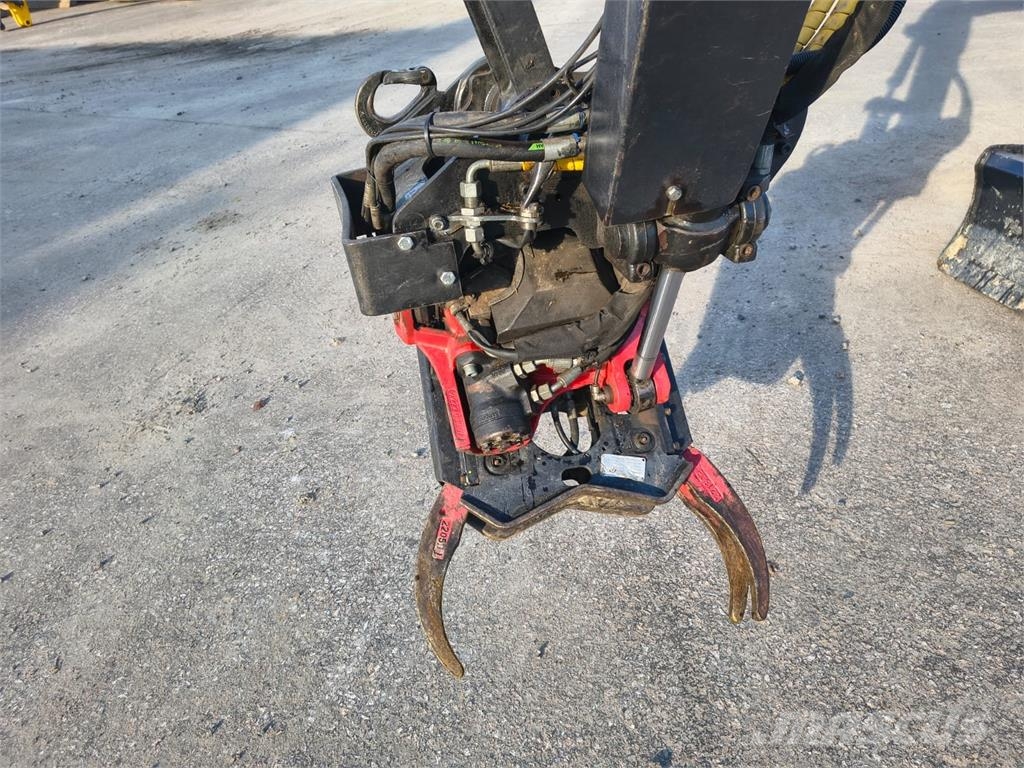 JCB 50Z-2 -PYÖRITTÄJÄLLÄ- Mini kotrók < 7t