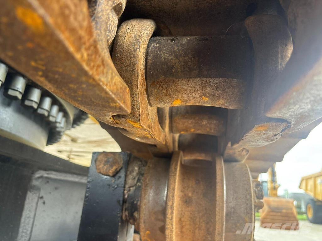 CAT 352-07A Raupenbagger