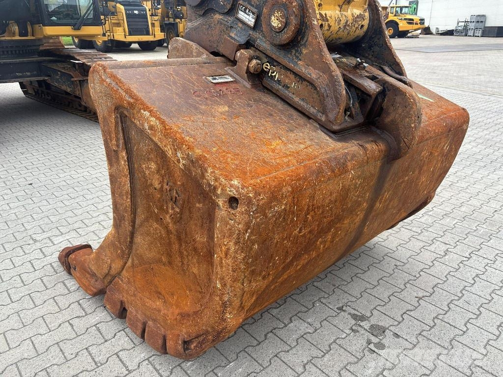 CAT 352-07A Raupenbagger