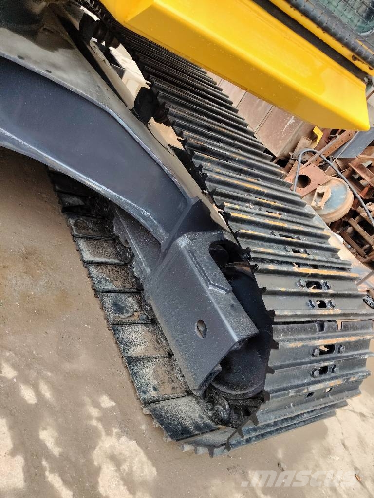 Komatsu PC 200-8 3000 units excavators in stock Εκσκαφείς με ερπύστριες