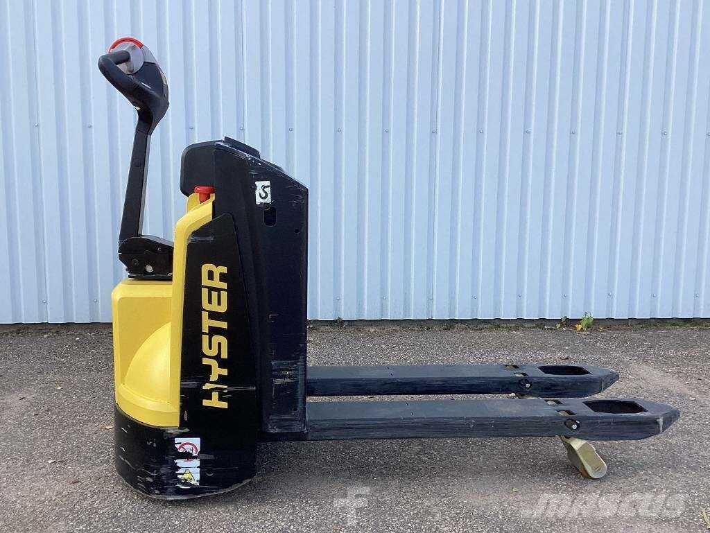 Hyster P2.0 Apiladores eléctricos autopropulsados