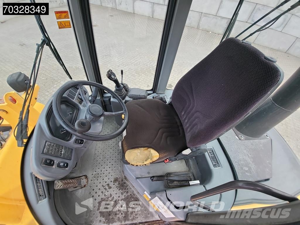 Volvo L30 G 轮式装载机
