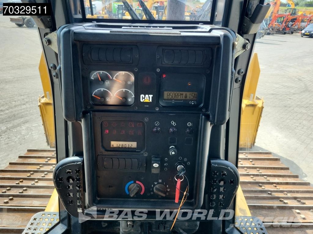 CAT D6 N LGP Foldable Blade بلدوزرات مجنزرة