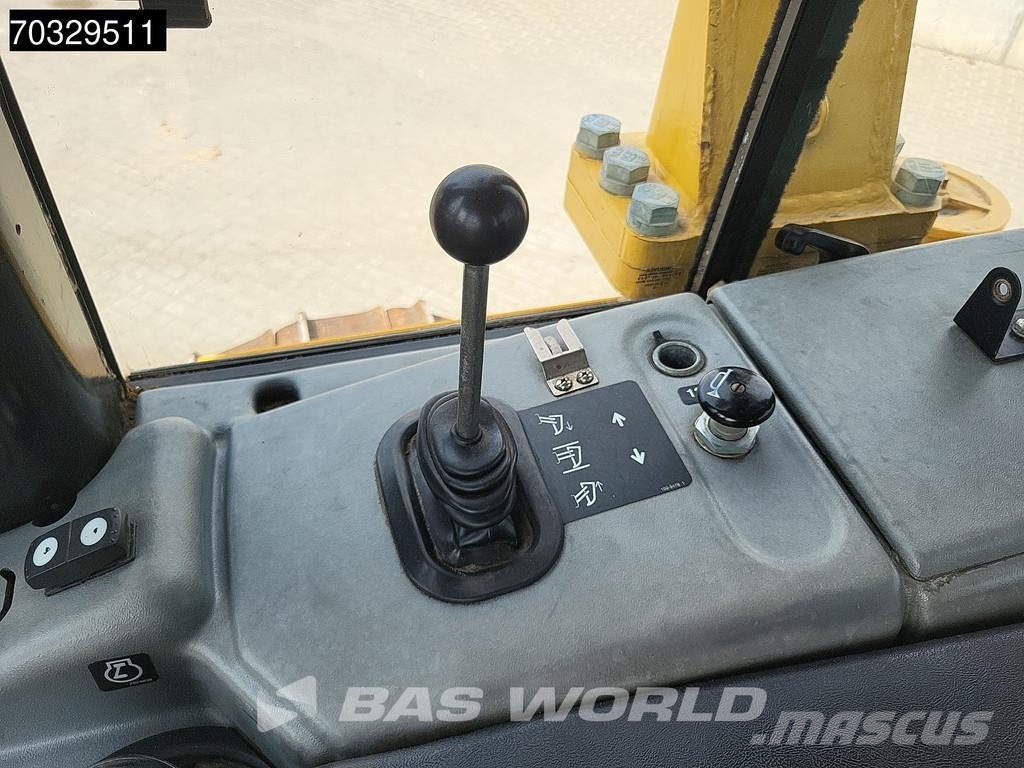 CAT D6 N LGP Foldable Blade بلدوزرات مجنزرة