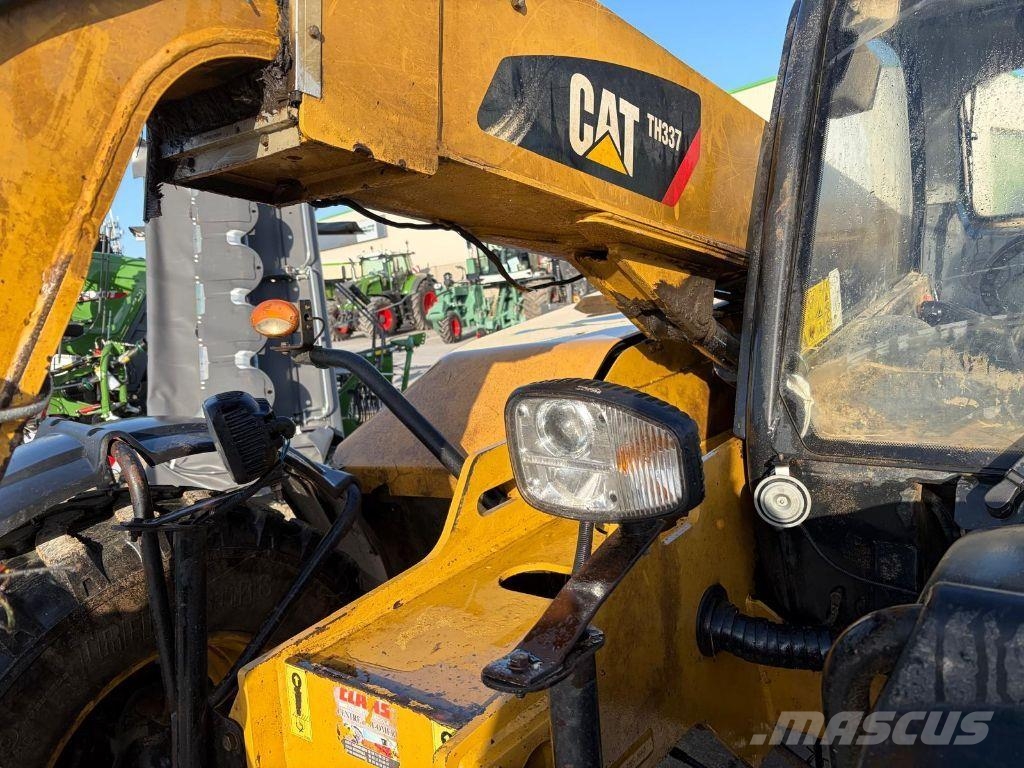 CAT TH 337 معدات مناولة لأغراض الزراعة