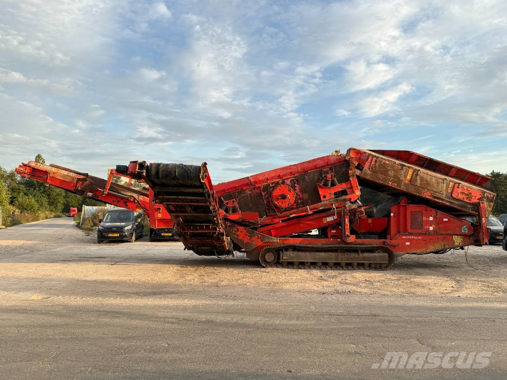 Terex Finlay 883T - 2 Side Conveyor / Auto Greasing Sita