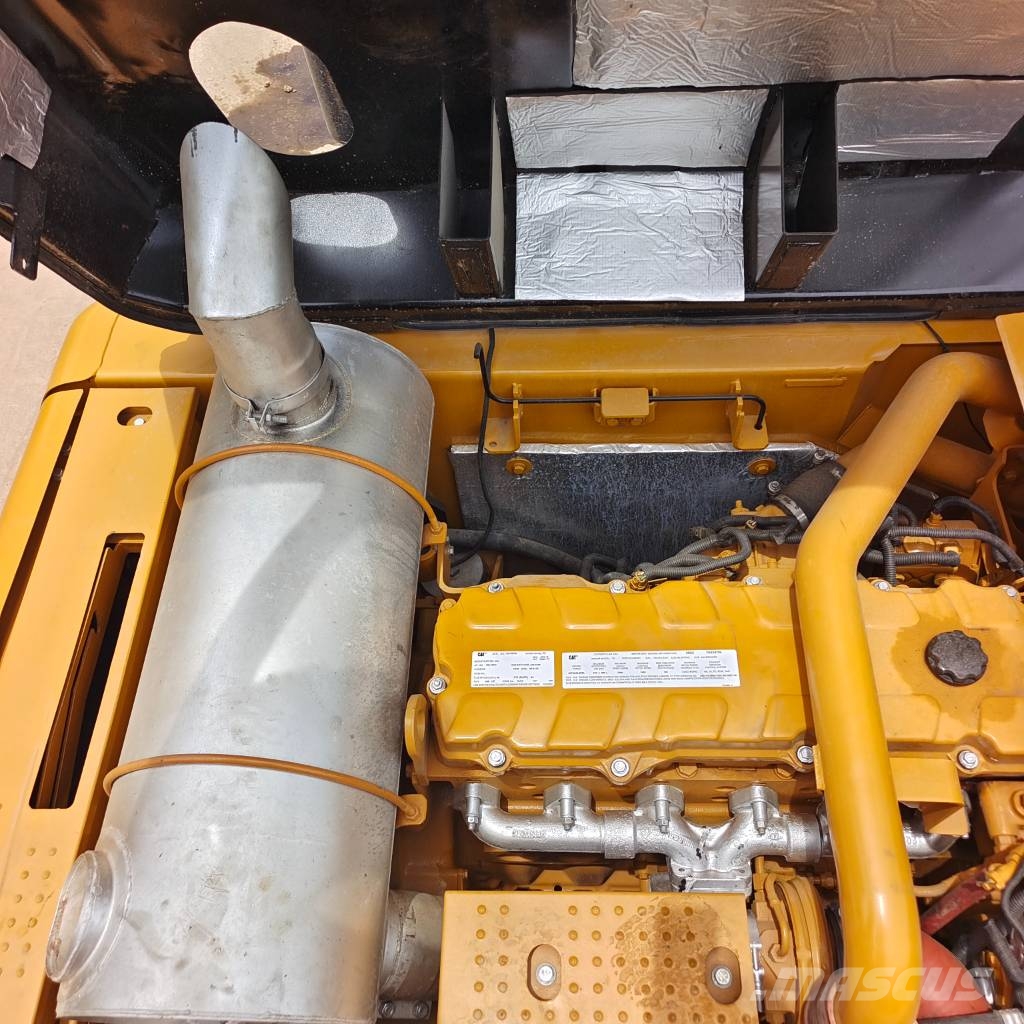 CAT 336D2L 3000 units excavators in stock Excavadoras sobre orugas
