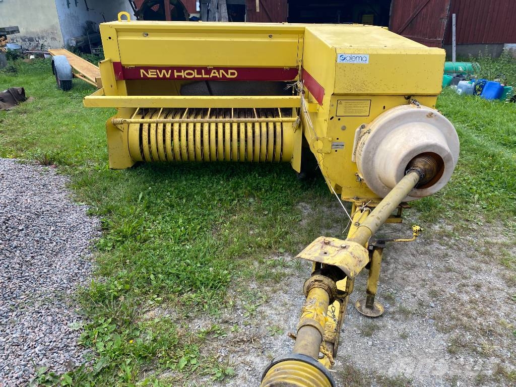 New Holland 935 småbalspress Kanttipaalaimet